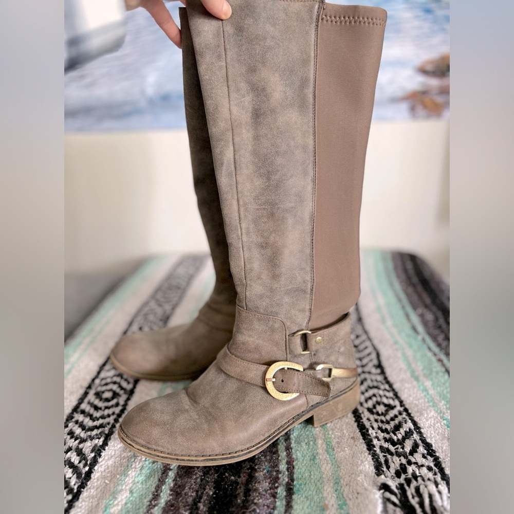 Betsey Johnson/Betseyville zip up boots